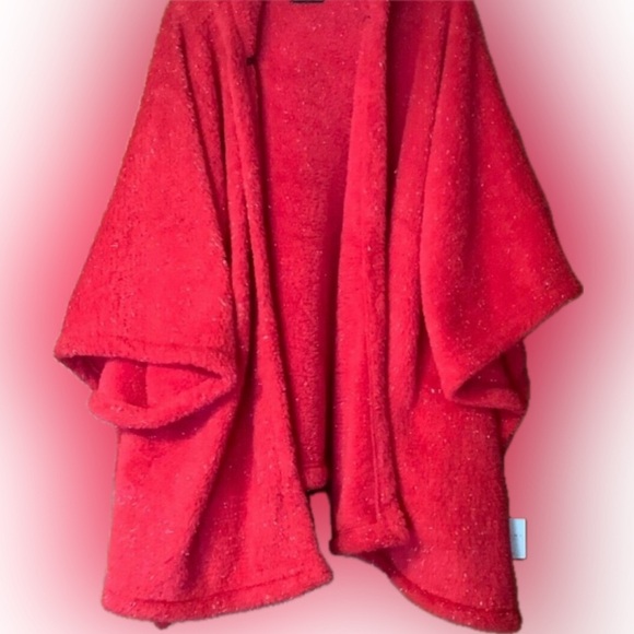 🆕 NWT - LAUNDRY by SHELLI SEGAL Red with Silver Metallic Hooded House Coat/Cape - Picture 2 of 9